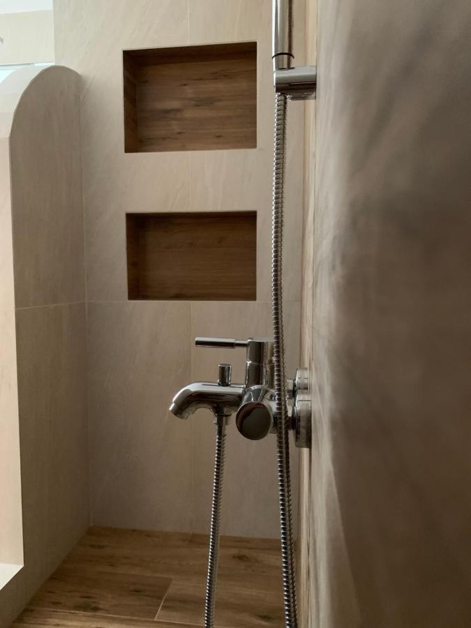 Komis Crown - Luxury Apartments Komi  Ngoại thất bức ảnh